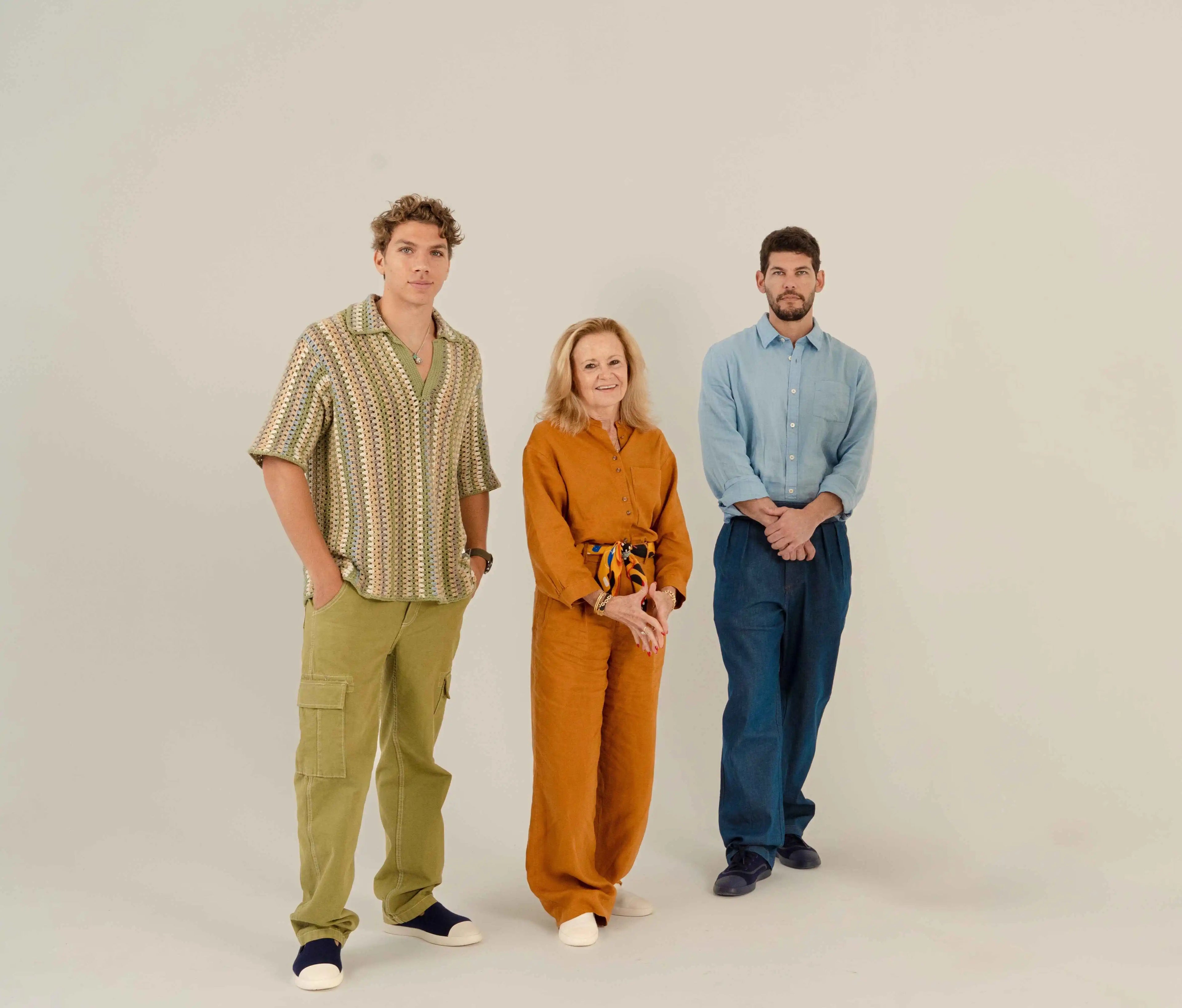 Juntos Co founders standing together